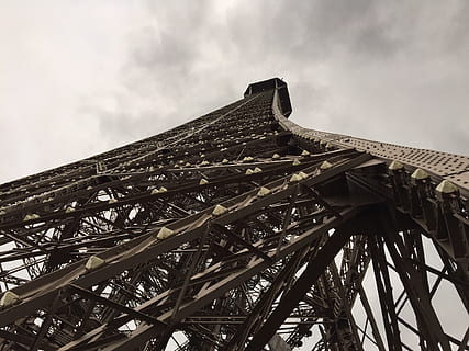 París, Torre Eiffel, acero, nube, Francia, arquitectura, punto de referencia, turismo, ciudad, Monumento, símbolo, cielo, excursión, construcción, atracción, capital, torre, histórico, planchar, romance, alto, lugar, paisaje urbano, estructura, azul, turista, metal, romántico, edificio, europeo, urbano, famoso, viaje, francés, Europa, eiffel, estructura construida, vista de ángulo bajo, exterior del edificio, naturaleza, nube - cielo, nadie, día, el pasado, historia, destinos de viaje, al aire libre, antiguo, techo, altura maxima, 1080P, CC0, dominio público, libre de derechos