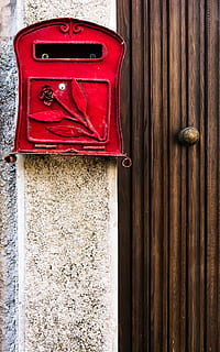 Briefkasten, Post, rot, Briefe, mail, alt, altmodisch, Korrespondenz, Holz - Material, Briefschlitz, Tür, Kommunikation, Tag, keine Leute, Eingang, Nahansicht, Wandbau - Funktion, Brief, draußen, Sicherheit, Schutz, Metall, öffentliches Postfach, 1080P, CC0, gemeinfrei, lizenzfrei