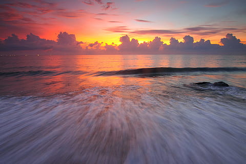 hav, daggry, landskab, himmel, strand, skyer, lys, lang eksponering, ocean, udendørs, refleksioner, marinemaleri, kysten, sol, solnedgang, rejse, vand, bølger, skønhed i naturen, scenics - natur, sky - himmel, ro, orange farve, miljø, natur, rolig scene, bevægelse, jord, idyllisk, ingen mennesker, dramatisk himmel, afspejling, horisont over vand, 1080P, CC0, offentligt domæne, royaltyfrie