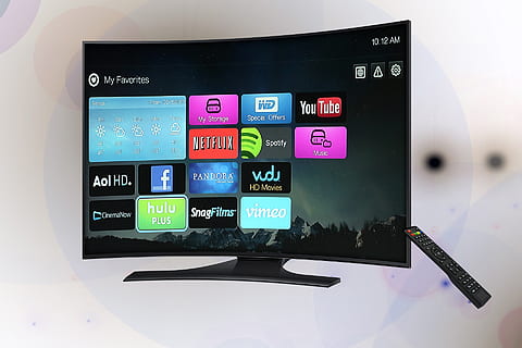 curvo, plano, televisión de pantalla, televisión, tv android, red, androide, tecnología, computadora, Internet, comunicación, texto, nadie, adentro, de cerca, escritura occidental, negocio, pantalla, tecnología inalámbrica, número, monitor de computadora, multi color, equipo de computadora, conexión, financiar, viaje, elección, pantalla del dispositivo, 1080P, CC0, dominio público, libre de derechos