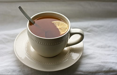 te, citron, hvid, keramisk, krus, kop, bordservice, drikke, mad og drikke, varm drikke, underkop, forfriskning, te kop, porcelæn, indendørs, te - varm drikke, tæt på, kaffekop, kaffe, kaffe - drikke, ingen mennesker, ske, mad, varme - temperatur, eftermiddagste, teske, alkoholfri drikkevare, 1080P, CC0, offentligt domæne, royaltyfrie