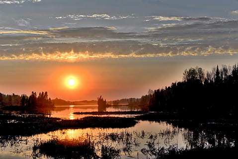 auringonlasku, aurinko, maisema, pilviä, iltahämärä, taivas, värit, ilta, järvi, valo, vesi, Puut, Québec, Kanada, luonto, heijastus, scenics, hämärä, ulkona, pilvi - taivas, rauhallinen kohtaus, kauneus luonnossa, puu, auringonnousu - aamunkoitto, auringonvalo, aamu, valjeta, kesä, oranssi väri, cloudscape, metsä, maisemat - luonto, tyyneys, kasvi, idyllinen, ei-kaupunkikuvia, siluetti, ei ihmisiä, heijastusjärvi, 5K