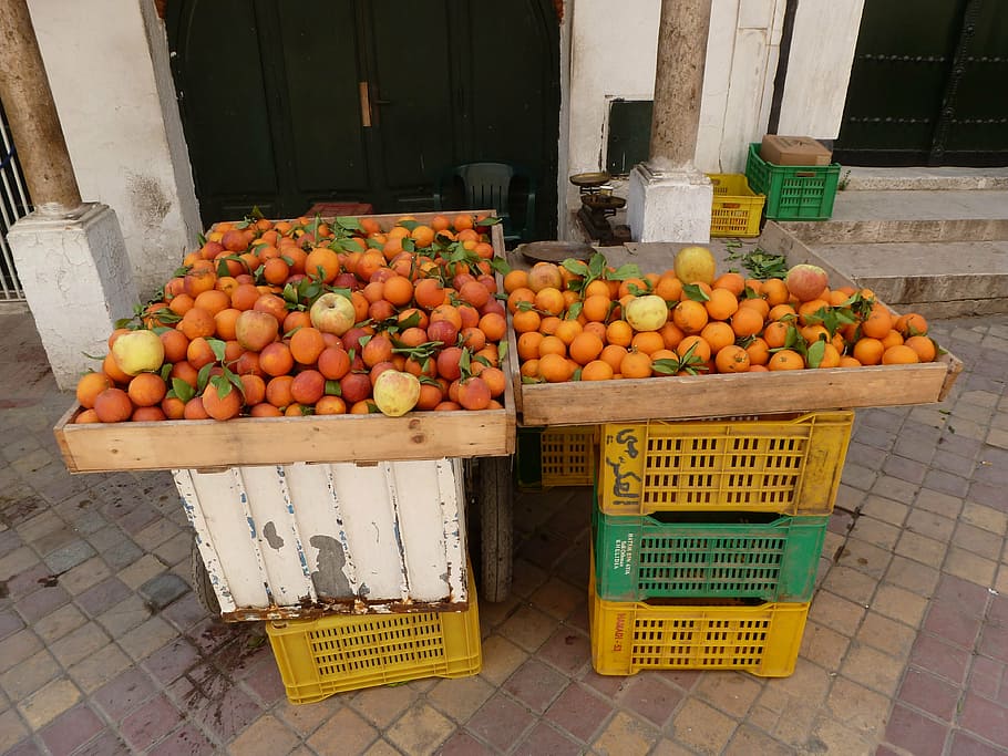 arance, casse, stalla, cibo, mangiare sano, frutta, cibo e bevande, arancia, freschezza, benessere, agrumi, testo, colore arancione, grande gruppo di oggetti, mercato, contenitore, Al dettaglio, in vendita, abbondanza, giorno, bancarella, nessuno, all'aperto, esposizione al dettaglio, saldi, maturo, mercatino, 4K