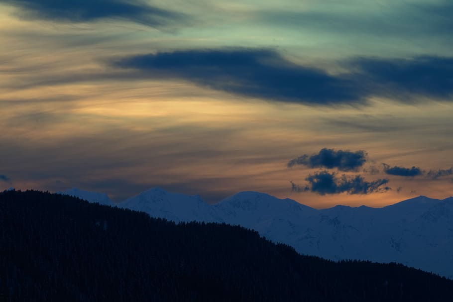 silhuetfotografi, bjerg, antenne, fotografering, bjergudsigt, gylden, time, Sky, bjergkæde, sne, skygge, bevægelse, orange, blå, sort, vinter, solnedgang, alp, Sydtyrol, Italien, himmel, sky - himmel, skønhed i naturen, scenics - natur, rolig scene, ro, natur, ikke-urbane scene, ingen mennesker, idyllisk, landskab, træ, miljø, plante, silhuet, orange farve, udendørs, bjergtop, 5K