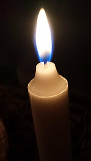 llum, advent, espelmes, flama, foc, cremant, vela, calor - temperatura, foc - fenomen natural, il·luminat, primer pla, a l'interior, cera, centrar-se en primer pla, brillant, naturalesa, cap gent, equips d’il·luminació, fosc, habitació fosca, habitació domèstica, llum - fenomen natural, vidre, fusió, lluminositat, 2K, CC0, domini públic, lliure de regalies