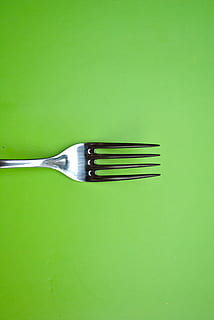 grau, rostfrei, Stahlgabel, Gabel, grüner Bildschirm, Essen, Restaurant, Abendessen, Studioaufnahme, farbiger Hintergrund, grüne Farbe, Essgeschirr, Metall, Küchenutensilien, Haushaltsausstattung, drinnen, grüner Hintergrund, keine Leute, Essen und Trinken, Nahansicht, zwei Objekte, kopieren sie platz, Löffel, Lebensmittel, stehlen, Tischmesser, Stillleben, silberfarben, Diät halten, Geschirr, Legierung, 4K, CC0, gemeinfrei, lizenzfrei