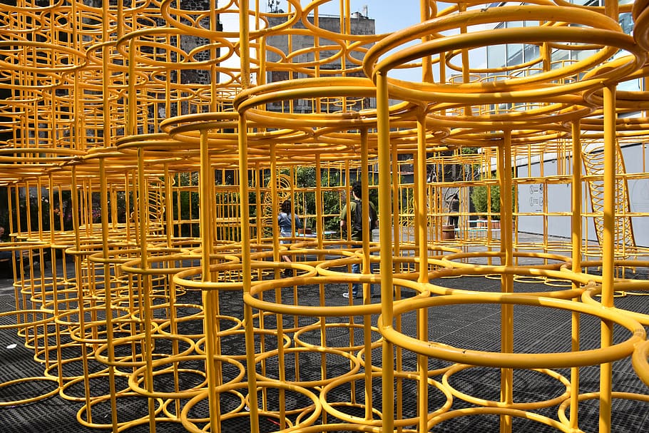 formes, color, disseny, cdmx, Ciutat de Mèxic, metall, cap gent, dia, groc, parc infantil, absència, arquitectura, complexitat, cultura i entreteniment artístic, en fila, taula, indústria, estructura construïda, a l'aire lliure, patró, arranjament, connexió, gimnàs a la selva, forma geomètrica, equip de joc a l'aire lliure, 5K