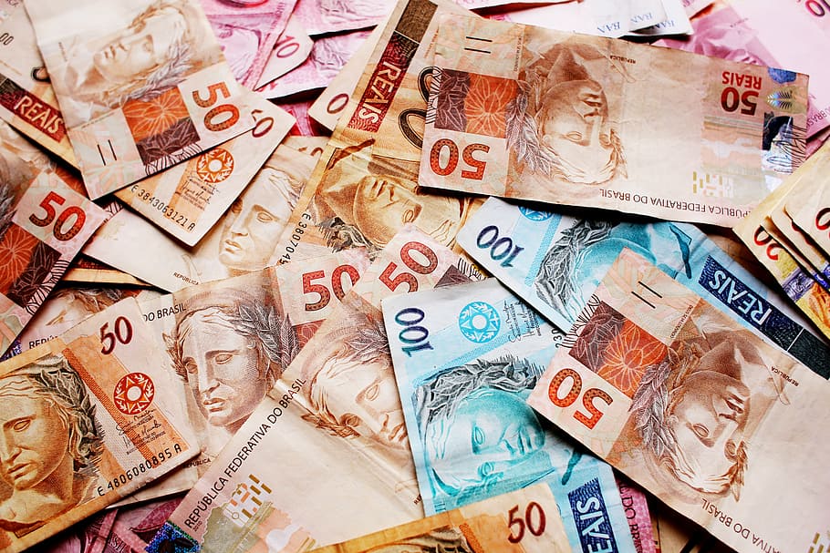 lot de bitllets de banc real de brasil, vots, diners, real, nota, moneda brasilera, Brasil, cinquanta dòlars, moneda, ingressos, sou, Finances, Brasil real, 100 reals, deu reals, imatge de diners, foto de diners, cinc reals, fons, moneda de paper, marc complet, negocis, gran grup d'objectes, riquesa, abundància, cap gent, elecció, variació, a l'interior, natura morta, representació, representació humana, comunicació, semblança masculina, nombre, banca, economia, 5K