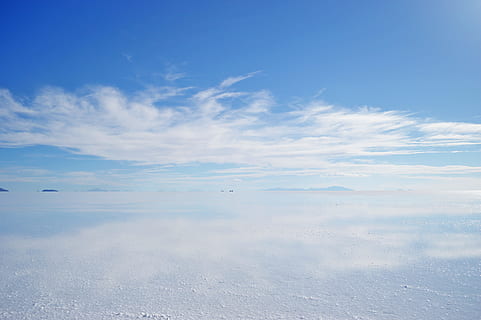 blanc, núvols, blau, cel, aèria, fotografia, núvol, cos d'aigua, núvols blancs, durant el dia, horitzó, desert, bolivium, naturalesa, dia, temps, escenics, a l'aire lliure, núvol - cel, cap gent, aire, fons, estratosfera, hivern, cloudscape, neu, temporada, bellesa a la natura, tranquil·litat, escenics - natura, escena tranquil·la, idíl·lic, aigua, reflexió, remot, escena no urbana, boira, medi ambient, còpia espai, 4K, CC0, domini públic, lliure de regalies