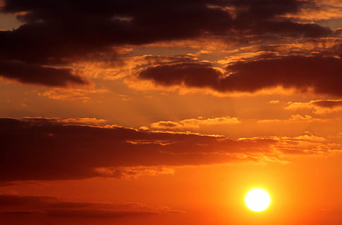 bulutlar üzerinde gün batımı, gün batımı, Güneş, bulutlar, Kara bulutlar, abendstimmung, Batan güneş, Akşam gökyüzü, gün batımı sonrası kızıllık, gökyüzü, romantik, bulut - gökyüzü, dramatik gökyüzü, Güneş ışığı, turuncu renk, manzaralar - doğa, cloudscape, doğada güzellik, Canlı renk, atmosfer, güneş ışını, arka, Sarı, huzur, çevre, doğa, insansız, parlak, karanlık, parlak aydınlatılmış, soyut, açık havada, 4K, CC0, kamu malı, telif ücretsiz