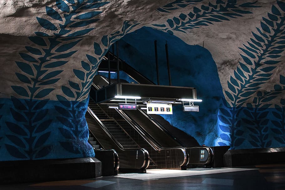Brun, rulletrapper, sort, bar lampe, grå, rulletrappe, hule, mønster, station, lys, belyst, nat, arkitektur, bevægelse, bygget struktur, indendørs, sløret bevægelse, ingen mennesker, livsstil, musik, sport, transportform, natur, transportmidler, afspejling, offentlig transport, lang eksponering, 4K