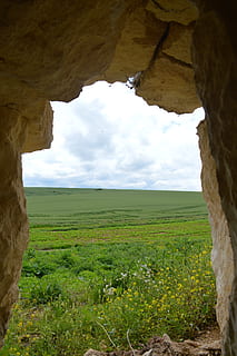 Normandie, grønn, landskap, Enger, hule, pierre, gjemmested, felt, jordbruk, jordbruksland, miljø, land, anlegg, himmel, ro, rolig scene, natur, skjønnhet i naturen, sky - himmel, naturskjønnhet - natur, gress, dag, ingen folk, stein, fast, ikke-urbane scene, grønn farge, rock-objekt, utendørs, erodert, 5K, CC0, offentlig domene, opphavsrett gratis