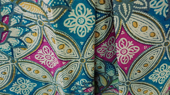 batik, geleneksel miras, Endonezya, java sanatı, etnik, malzeme, çarşaflar, boyama, insanlar, Sanat, giyinmek, renk, Desen, stil, çok renkli, bütün çerçeve, dizayn, arka, kapatmak, insansız, Sanat ve zanaat, Tekstil, yaratıcılık, içeriye, zanaat, çiçek desenli, fayans, varyasyon, tekrarlama, döşeme, seçim, süslü, 5K, CC0, kamu malı, telif ücretsiz