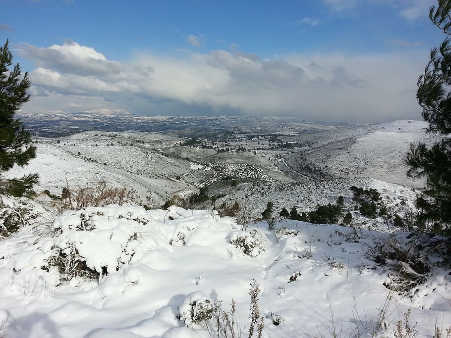 neu, muntanya, vista, hivern, gel, blanc, a l'aire lliure, nevat, gelades, alt, ze, núvol, senderisme, muntanyes, Atenes, Grècia, rodopoli, temperatura de fred, planta, bellesa a la natura, arbre, escenics - natura, núvol - cel, cel, escena tranquil·la, tranquil·litat, cap gent, naturalesa, Color blanc, dia, medi ambient, escena no urbana, cobertura, muntanya nevada, arbre de coníferes, 2K