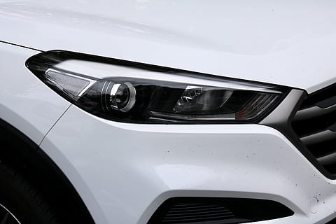 Technologie, Scheinwerfer, Beleuchtung, Vorderlicht, Fahrzeug, LED, Design, Auto, Autoscheinwerfer, Automobil, Licht, Transportmittel, Kraftfahrzeug, Transport, Landfahrzeug, keine Leute, Metall, Nahansicht, Reflexion, weiße Farbe, Luxus, stationär, glänzend, drinnen, silberfarben, modern, Reichtum, Glas - Material, Chrom, Fahrzeuglicht, Rad, 5K, CC0, gemeinfrei, lizenzfrei