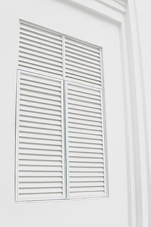 hvid, træ-, louvered dør, hvidt trævindue, tæt på, Foto, lukket, vindue, lukker, minimal, arkitektur, murbygningsfunktion, ingen mennesker, hvid farve, indendørs, stribet, mønster, bygget struktur, dag, bygning, sikkerhed, indgang, dør, kontor, 5K, CC0, offentligt domæne, royaltyfrie