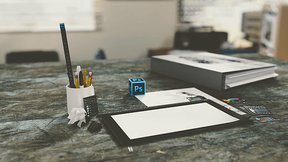 alb, ceramică, halbă, hârtie pentru imprimantă, gri, lianți, birou, calculator, tehnologie, laptop, productiv, creator, nici o persoana, a închide, în interior, zi, masa, să se concentreze asupra primelor elemente, natură moartă, perie, pensulă, artă și sculptură, selectiv, grup mare de obiecte, mobila, stilou, atelier, echipament, creion, creativitate, 4K, CC0, domeniu public, fără drepturi de autor