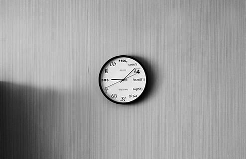 rund, hvit, svart, analog, se, lesning, 09:10, gråtonebilde, veggur, visning, 09:08, klokke, analog klokke, minimalistisk, matte, matematisk, vegg, apparatet, nerd, abstrakt, tid, tidsinstrument, veggbyggingsfunksjon, innendørs, ingen folk, geometrisk form, sirkel, nøyaktighet, form, Nummer, nærbilde, frist, enkelt objekt, kopiere plass, klokkehånd, henger, urskive, minuttviseren, 4K, CC0, offentlig domene, opphavsrett gratis