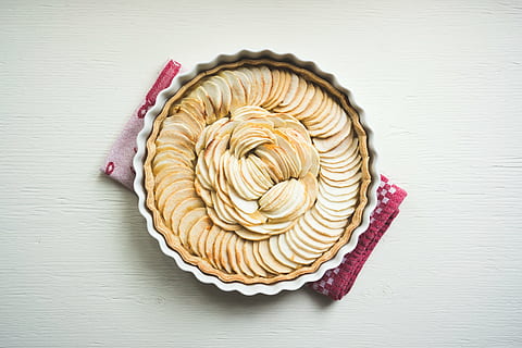 round pastry, white, ceramic, bowl, table, chips, cloth, food, dessert, gourmet, pastry, sweet Food, cake, bakery, spiral, snack, backgrounds, food and drink, indoors, still life, freshness, baked, sweet, indulgence, directly above, no people, temptation, unhealthy eating, ready-to-eat, close-up, wood - material, high angle view, 5K, CC0, public domain, royalty free