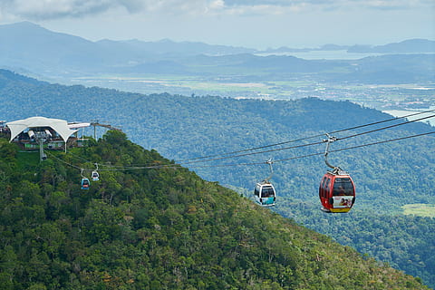 parecchi, Funivie, verde, alberi, giorno, foresta, albero, natura, paesaggio, nube, cielo, pianta, blu, sfondo, ambientale, montanaro, asiatico, Malaysia, la funivia, turista, turismo, montagna, taylor, alto, bellissimo, grande, umano, montagne, Paesaggi, bellezza nella natura, scena tranquilla, nessuno, mezzi di trasporto, catena montuosa, la tranquillità, modo di trasporto, funivia, funivia aerea, scenics - natura, cavo, viaggio, terra, ambiente, vista dall'alto, scena non urbana, all'aperto, 5K, CC0, dominio pubblico, privo di copyright