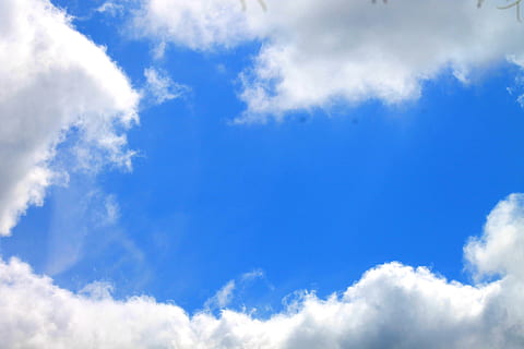 cel, blau, núvols, núvol, núvol - cel, cloudscape, fons, Color blanc, naturalesa, atmosfera, medi ambient, vent, bellesa a la natura, llum solar, escenics - natura, esponjós, a l'aire, cel dramàtic, cap gent, a l'aire lliure, brillant, meteorologia, netejar, resum, clima, suavitat, fons abstractes, 4K, CC0, domini públic, lliure de regalies