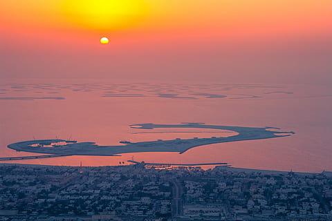 cu vedere spre, fotografie, oraș, Isles, apus de soare, amurg, peisaj urban, scenics, urban skyline, cer, natură, vedere aeriene, în aer liber, scenă urbană, orizont, albastru, peisaj, nici o persoana, nor - cer, soare, frumusețe în natură, mediu inconjurator, liniște, scenice - natura, o scenă liniștită, arhitectură, apă, culoare portocalie, destinații de călătorie, idilic, culoarea roz, 1080P, CC0, domeniu public, fără drepturi de autor