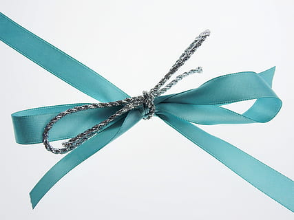 teal bow, grå, tau, sløyfe, gave, gi, dekorasjon, emballasje, pakket, gratulasjonskort, jul, gi bort, fødselsdag, bakgrunn, studio skudd, ingen folk, Bue, nærbilde, innendørs, hvit bakgrunn, bånd, bånd - sying, enkelt objekt, bundet bue, dyrfløyen, dyr representasjon, kunst og Håndverk, ferie, dyr, dyre temaer, papir, insekt, feiring, 4K, CC0, offentlig domene, opphavsrett gratis