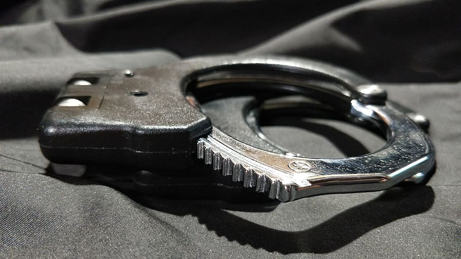 manžety, asp, závěs, detail, stín, kov, nikdo, sociální problémy, uvnitř, zaměřit se na popředí, jeden objekt, zařízení, technologie, bezpečnostní, pistole, Příroda, ochrana, slunečního světla, stálý život, zločin, selektivní zaměření, sport, stříbrné barvy, 4K