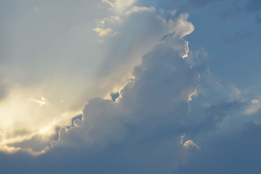 overskyet, himmel, dagtimerne, Sky, cloudformation, tordensky, tordenvejr, blå, atmosfære, hvid, stråler, cumulus skyer, humør, solstråle, natur, aftenhimmel, skyer form, vejr, cloudscape, dramatisk, drama, hvile, sky - himmel, skønhed i naturen, lav vinkel visning, scenics - natur, ro, ingen mennesker, baggrunde, rolig scene, udendørs, idyllisk, dag, sollys, hvid farve, fuld ramme, dramatisk himmel, meteorologi, 5K