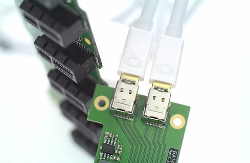 mini, pokaz, Port, usb, kabel, wtyczka, technologia, zbliżenie, sprzęt, numer, wewnątrz, branża elektroniczna, przemysł, żadnych ludzi, studio strzał, Plastikowy, odetnij, połączenie, porozumiewanie się, komputer, Edukacja, białe tło, zielony kolor, opieka zdrowotna i medycyna, makro, nauka, 5K, CC0, domena publiczna, darmowe zdjęcia