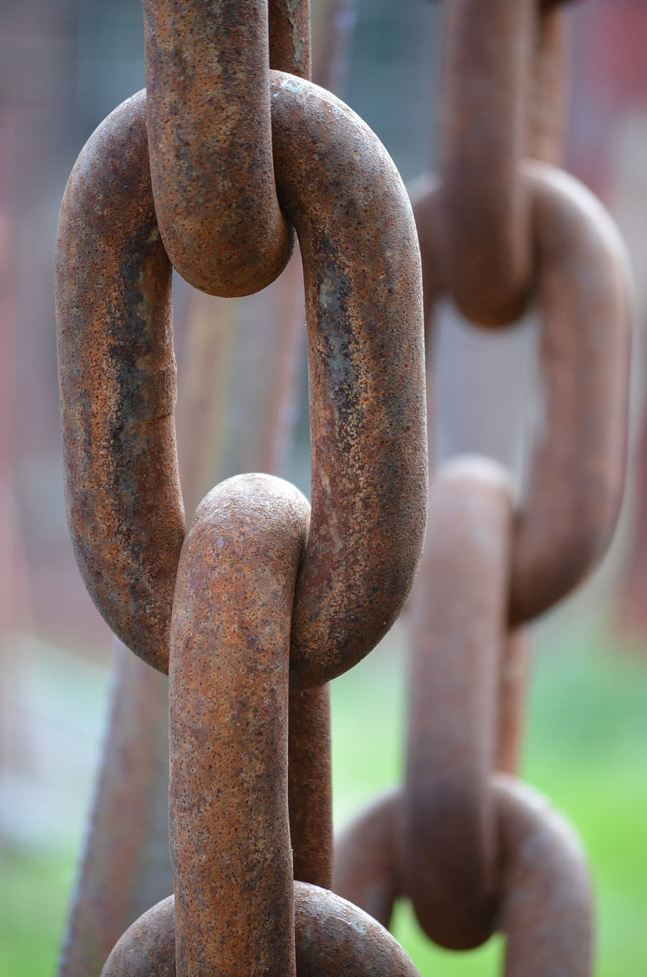 Kette, Eisen, rostig, schwer, schließen, stark, Stärke, Metall, keine Leute, Nahansicht, Fokus auf den Vordergrund, Tag, Verbindung, draußen, hängend, Eisen - Metall, Natur, selektiver Fokus, Sicherheit, gestalten, Stillleben, Haltbarkeit, Design, 4K