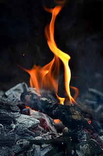 flaix, calor, koster, cremant, calor - temperatura, flama, foc, foc - fenomen natural, naturalesa, cap gent, primer pla, brillant, color taronja, fum - estructura física, foguera, moviment, cremada, medi ambient, cendra, a l'aire lliure, terra, carbó, exposició llarga, 4K, CC0, domini públic, lliure de regalies
