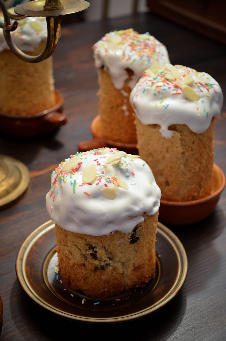 pääsiäinen, kakku, lasite, sprinkles, Kulich, ciaramicola, jälkiruoka, makea ruoka, ruoka, kuorrutus, gourmet, ei ihmisiä, lähikuva, syntymäpäivä, ruoka ja juoma, hemmottelu, makea, tuoreus, houkutus, pöytä, epäterveellinen syöminen, asetelma, sisällä, valmis syömään, keskittyä etualalle, paistettu, levy, välipala, tarjotin, 4K