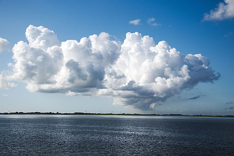 Sky, himmel, blå, hvid, skyer form, sky - himmel, vand, hav, skønhed i naturen, scenics - natur, ro, natur, ingen mennesker, dag, rolig scene, udendørs, cloudscape, miljø, baggrunde, ikke-urbane scene, 5K, CC0, offentligt domæne, royaltyfrie
