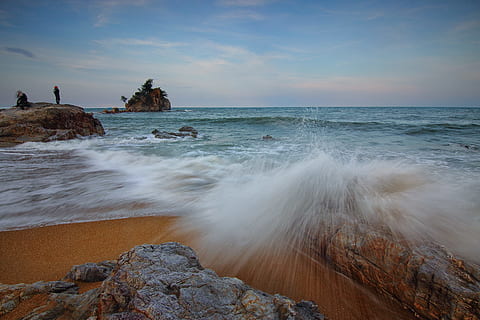 hav, soloppgang, landskap, natur, Strand, skumring, kveld, horisont, øy, lang eksponering, person, bergarter, sand, scenisk, sjøsprøyt, Seascape, strandlinjen, storm, solnedgang, surf, reise, vann, bølger, bølger bryter, himmel, skjønnhet i naturen, horisont over vann, stein, naturskjønnhet - natur, fast, rock-objekt, bevegelse, land, bølge, sky - himmel, rolig scene, utendørs, kraft i naturen, 1080P, CC0, offentlig domene, opphavsrett gratis