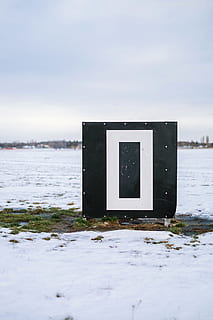 fotografering, hvid, sort, beholder, Mark, træ-, bestyrelse, divider, skilt, udendørs, træ - materiale, vinter, sne, kold temperatur, natur, ingen mennesker, vand, dag, himmel, skønhed i naturen, ro, ikke-urbane scene, scenics - natur, jord, sø, rolig scene, plante, 4K, CC0, offentligt domæne, royaltyfrie