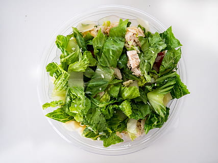 verde, frondoso, legumes, repolho, Comida, salada, dieta, saudável, Alimentação saudável, comida e bebida, bem-estar, vegetal, frescura, cor verde, ainda vida, dentro de casa, ninguém, alface, tigela, diretamente acima, visão de alto ângulo, tiro do estúdio, folha vegetal, folha, pronto para comer, fechar-se, comida vegetariana, fazer dieta, 4K, CC0, domínio público, royalty free