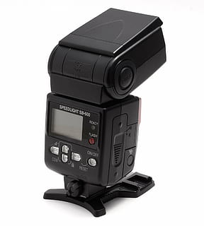 nikon, sb, zadní, bílé pozadí, studio shot, vystříhnout, technologie, fotoaparát - fotografické vybavení, fotografická témata, Černá barva, uvnitř, fotografické vybavení, Fotoaparát, digitální fotoaparát, detail, objektiv - optický přístroj, stálý život, jeden objekt, umělecká kultura a zábava, nikdo, moderní, tvar, číslo, elektrické zařízení, domácí videokamera, 1080P, CC0, veřejná doména, bez autorských práv