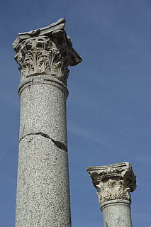 coloană, vechi, Roma, elen, lucrări istorice, arhitectură, pe, oraș, oraș antic, civilizaţie, prăbușit, teatru, antalya, relicvă, călătorie, Data, templu, epurare, sculptură, artă și sculptură, cer, vedere unghiulară joasă, coloană arhitecturală, construită, reprezentare, trecutul, zi, nici o persoana, natură, istorie, creativitate, ambarcațiune, exteriorul clădirii, albastru, sculptură - produs de artizanat, destinații de călătorie, în aer liber, material de piatră, bogat ornamentat, civilizatie antica, 4K, CC0, domeniu public, fără drepturi de autor