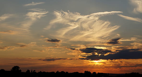 posta de sol, núvols, cel, cel de la nit, abendstimmung, resplendor, núvol - cel, bellesa a la natura, escenics - natura, tranquil·litat, silueta, color taronja, cel dramàtic, naturalesa, escena tranquil·la, cloudscape, cap gent, idíl·lic, arbre, llum solar, medi ambient, planta, fosc, a l'aire lliure, 5K, CC0, domini públic, lliure de regalies