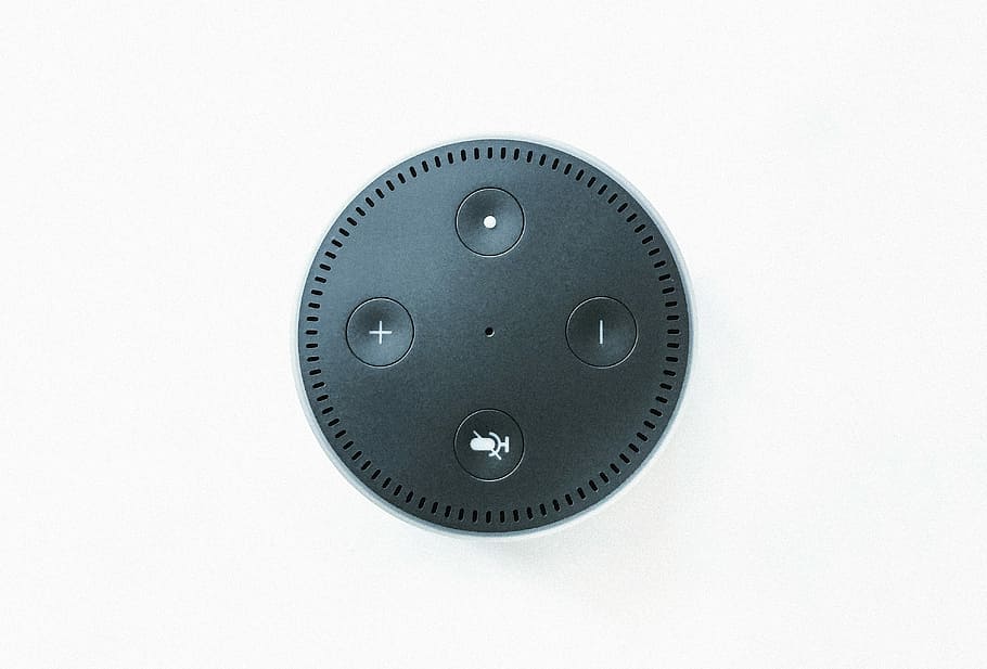 negre, altaveu de punt de ressò amazon, amazon echo dot, alexa, ressò, amazon, producte, botó, rellotge, sol objecte, a l'interior, tir de l'estudi, metall, forma, temps, cap gent, fons blanc, nombre, primer pla, cercle, part de la màquina, precisió, tecnologia, forma geomètrica, còpia espai, equipament, tallar, acer, color plata, aliatge, Minuta, 4K