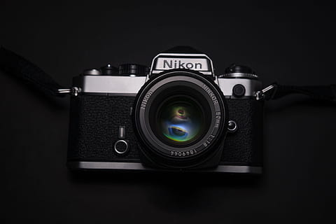 czarny, Nikon dslr aparat fotograficzny, szary, Nikon SLR Camera, czarny i szary, nikon dslr, aparat dslr, aparat fotograficzny - sprzęt fotograficzny, tematy fotograficzne, sprzęt, pojedynczy obiekt, czarny kolor, obiektyw - instrument optyczny, staromodny, w stylu retro, stary, technologia, studio strzał, czarne tło, branża elektroniczna, sprzęt fotograficzny, obiektyw - oko, zbliżenie, wewnątrz, slr camera, aparat cyfrowy, aparat fotograficzny, żadnych ludzi, kultura i rozrywka artystyczna, kreatywność, media, domowa kamera wideo, wideo, 5K, CC0, domena publiczna, darmowe zdjęcia