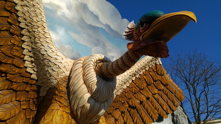 efteling, tema, ocell, vogelrok, atracció, entrada, primer pla, cel, un animal, a l'aire lliure, cap gent, dia, temes d'animals, animal, pollastre, gall, animal masculí, pollastre - ocell, naturalesa, vertebrats, arquitectura, núvol - cel, volant, art i artesania, bestiar, 5K