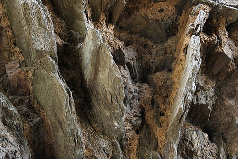 sten-, klippe, struktur, skifer, klint, urer, natur, rock-objekt, geologi, rock formation, solid, ingen mennesker, skønhed i naturen, dag, ikke-urbane scene, tekstureret, fysisk geografi, scenics - natur, udendørs, ro, ru, jord, vand, eroderet, formation, flydende vand, 2K, CC0, offentligt domæne, royaltyfrie