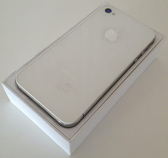 iphone 4 s, akıllı telefon, geri, insansız, kapatmak, içeriye, Beyaz renk, natürmort, yüksek açılı görünüş, teknoloji, kopya alanı, iletişim, metal, stüdyo çekimi, kapalı, boş, doğrudan yukarıda, Beyaz arkaplan, Kolaylık, basitlik, kablosuz teknoloji, tek nesne, gümüş renkli, çanak çömlek, 1080P, CC0, kamu malı, telif ücretsiz