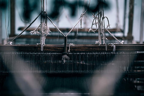fechar-se, foto, branco, estrutura de metal, retangular, Castanho, de madeira, borda, tear, tecelagem, fio, ninguém, foco seletivo, dia, arquitetura, agua, metal, estrutura construída, natureza, embarcação náutica, focar em primeiro plano, ao ar livre, esporte, oxidado, transporte, exterior do edifício, solta, modo de transporte, cerca, 5K, CC0, domínio público, royalty free
