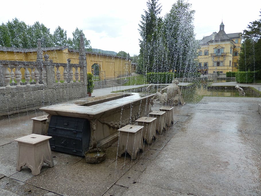 stůl pánů, hellbrunn, vodní prvek, mramorový stůl, sedadla, stůl, hravý, vodní vtipy, vodní stěny, podlahová hubice, Salzburg, Rakousko, pozdní renesance, stavba, architektura, exteriér budovy, strom, den, rostlina, Příroda, nebe, nikdo, budova, venku, město, voda, starý, Dějiny, minulost, opuštěný, přeprava, zeď, 4K