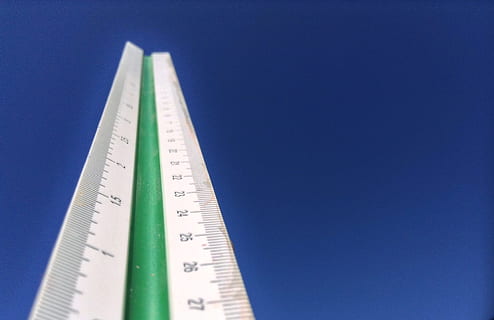 geometri, psykedelisk, himmel, kopiere plads, blå, skyfri himmel, ingen mennesker, dag, tæt på, nummer, måleinstrument, natur, indendørs, studio skud, stilleben, termometer, enkelt objekt, nøjagtighed, miljø, lineal, farvet baggrund, blå baggrund, 1080P, CC0, offentligt domæne, royaltyfrie