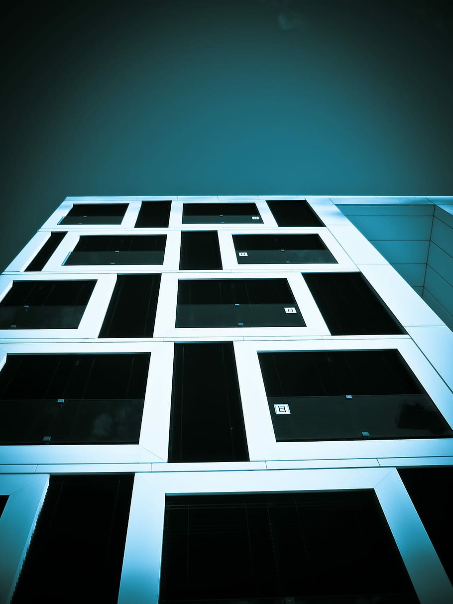 arquitectura, modern, edifici, gratacels, blavós, façana, düsseldorf, tir en angle baix, blau, forma tridimensional, finestra, exterior de l'edifici, ciutat, fons, estructura construïda, vista d’angle baix, cap gent, cel, cel clar, naturalesa, forma geomètrica, dia, a l'aire lliure, patró, exterior d’edifici d’oficines, vidre - material, còpia espai, fons blau, apartament, 2K