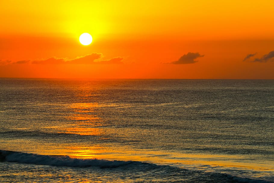 tramonto, mare, onde, cielo, splendore, arancia, nuvole, costa, paesaggio marino, orizzonte, crepuscolo, Umhlanga, rocce, Sud, Africa, scenics - natura, bellezza nella natura, orizzonte sull'acqua, acqua, colore arancione, nuvola - cielo, scena tranquilla, la tranquillità, idilliaco, sole, natura, cielo drammatico, nessuno, all'aperto, luce del sole, cielo romantico, 5K